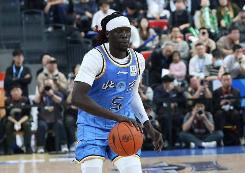 开云-包含NBA总决赛倒计时;北京首钢冲刺阶段官宣签约;细节引发关注;媒体盛赞;更衣室氛围转暖的词条