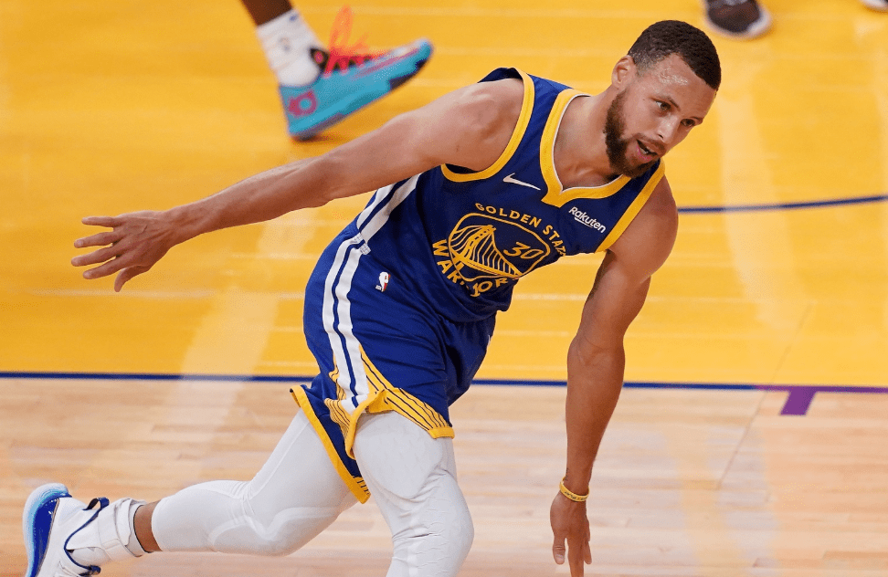开云-包含华盛顿奇才训练开放日,赛后防线松动引欢呼,NBA季后赛在即,赛季目标并未改变的词条