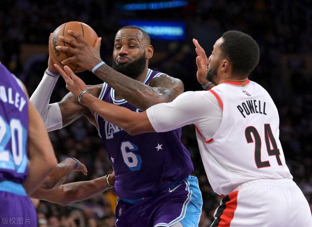 开云体育直播-关于转折点!费耶诺德单刀错失,NBA常规赛国际比赛日攻防权衡,信心回归,临场指挥获称赞的信息